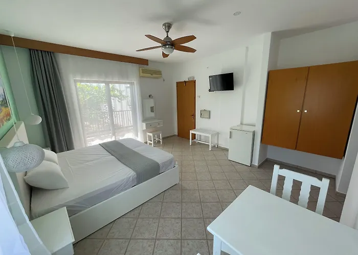 Adult Only - Suzanna 4* Achladies (Skiathos)