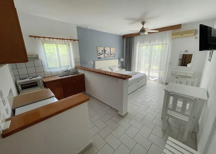 Adult Only - Suzanna Aparthotel